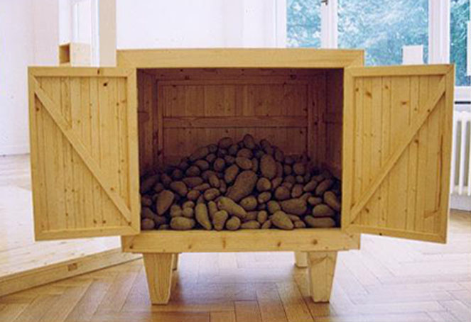 InstallationVielHolz_Kartoffelschrank_1999